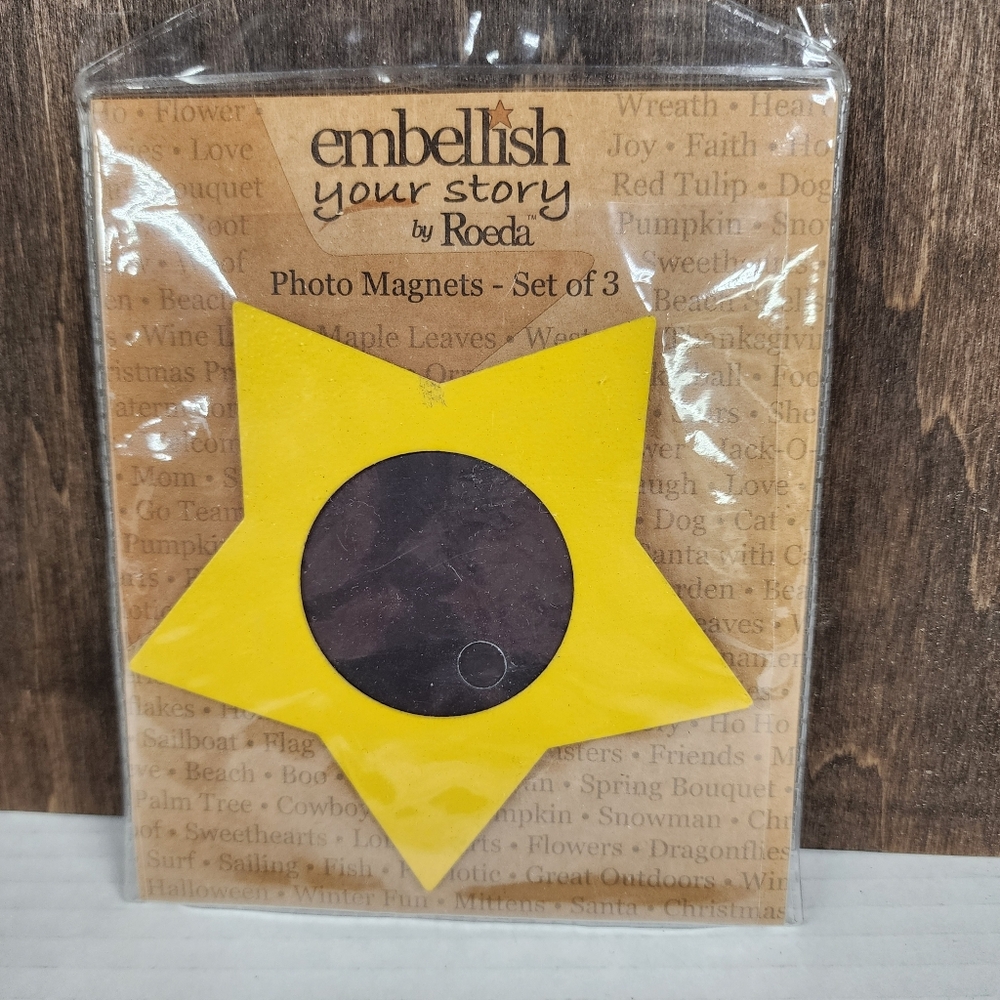 Embellish Your Story Demdaco Set of 3 Yellow Star Photo Magnets - Picture 2 of 3